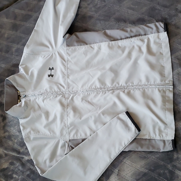 Under armor windbreaker - Picture 1 of 3